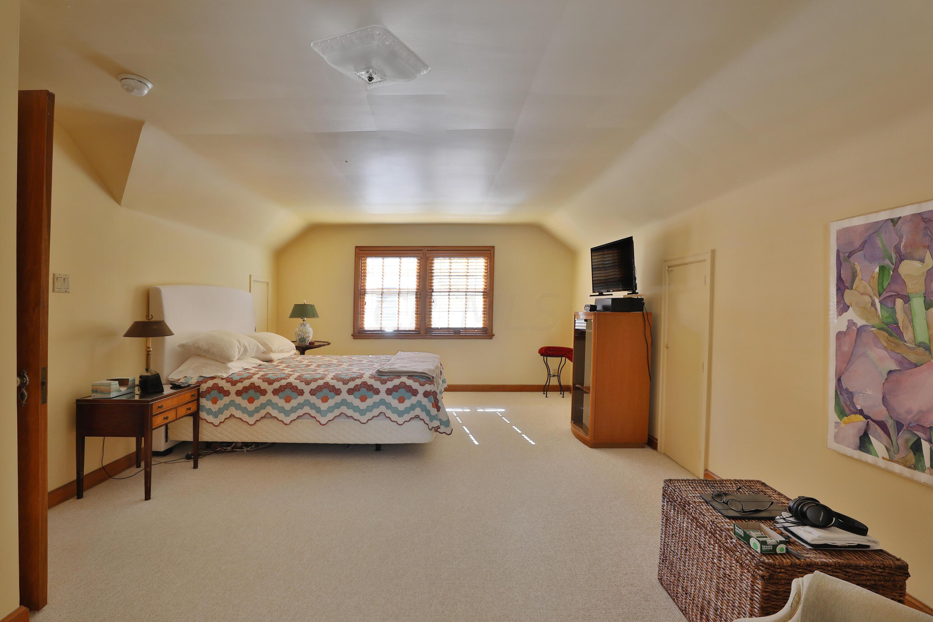 4436 Zeller Road Columbus, OH 43214 - Photo 25 of 42 Owner's Suite- Second floor