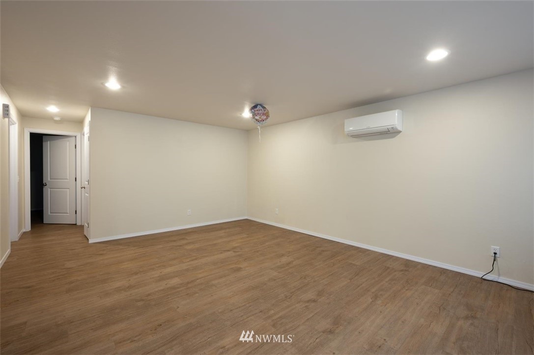 710 Everson Road Everson, WA 98247 - Photo 3 of 20 an empty room with a natural light