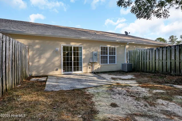 $1,800 | 7413 Thais Trail, Wilmington, NC 28411