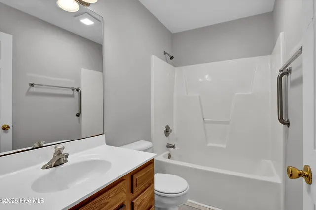 $1,800 | 7413 Thais Trail, Wilmington, NC 28411