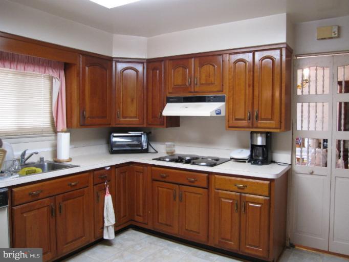 13103 Marigold Lane Silver Spring, MD 20906 - Photo 5 of 7 Kitchen