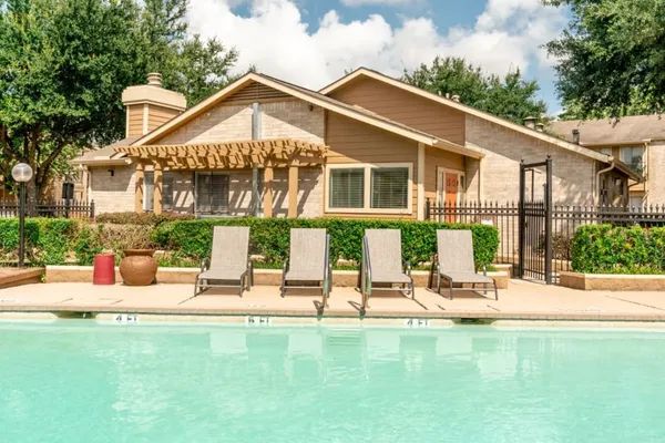 $1,269 | 515 South Bender Avenue, Unit 705, Humble, TX 77338