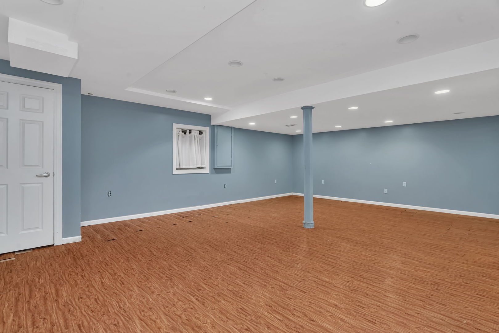 936 Treeline Court Lockport, IL 60441 - Photo 25 of 29 a view of empty room with wooden floor
