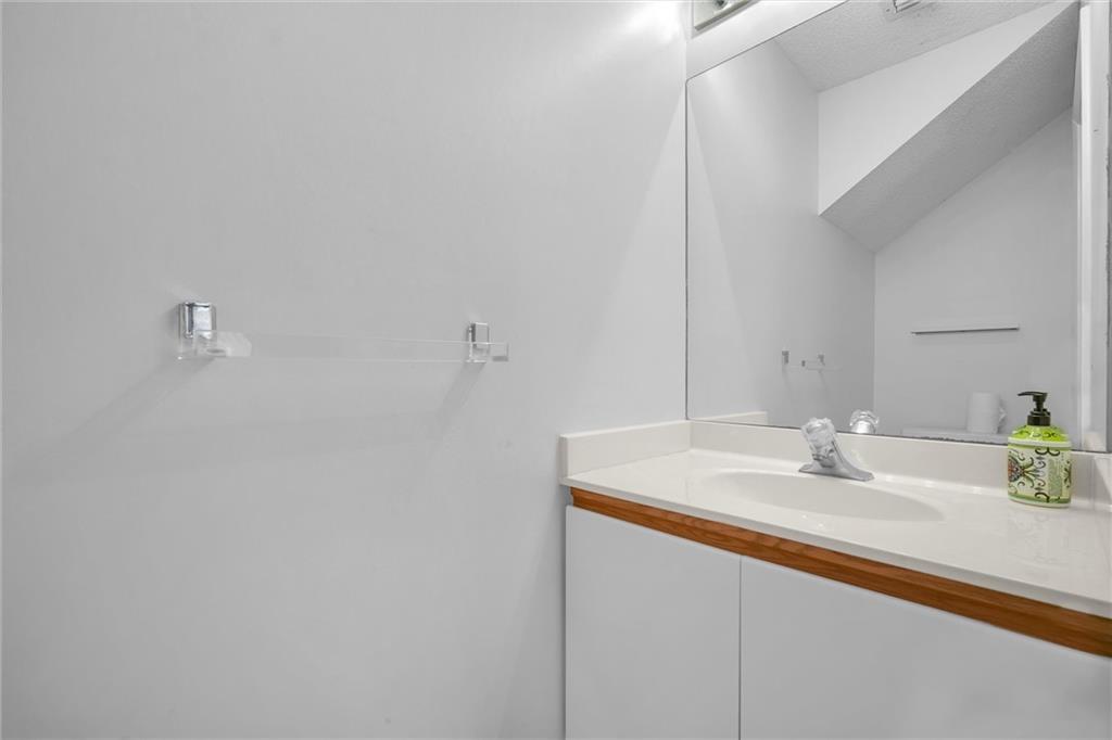 9364 Chelsea Drive North Plantation, FL 33324 - Photo 13 of 26 Powder Bath (downstairs)