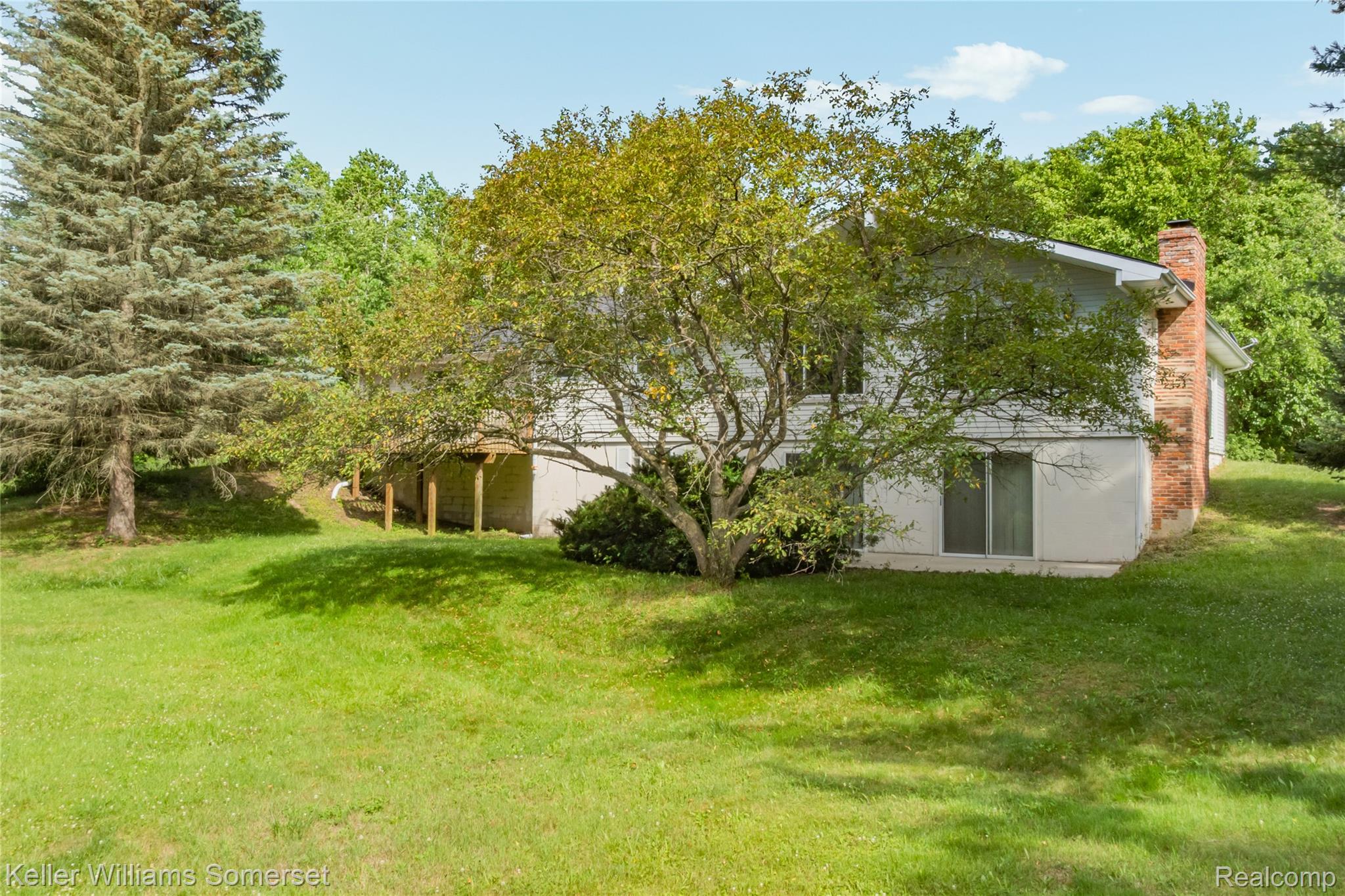 2344 Rochester Road Leonard, MI 48367 - Photo 2 of 66 2344 North Rochester - OnDemand Pix Photography (55).jpg