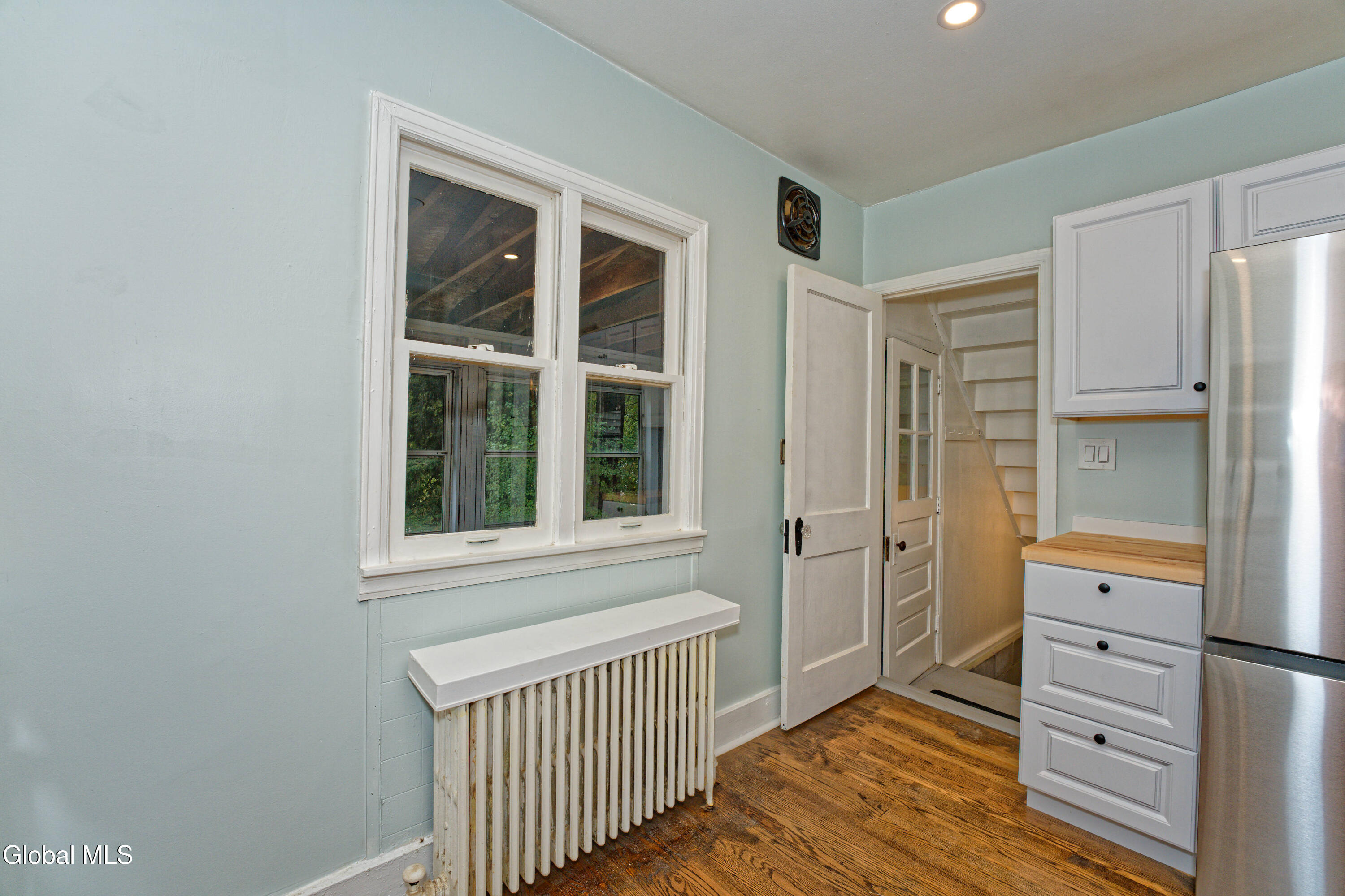 11 Victoria Avenue Brunswick, NY 12180 - Photo 13 of 43 3 Kitchen 1