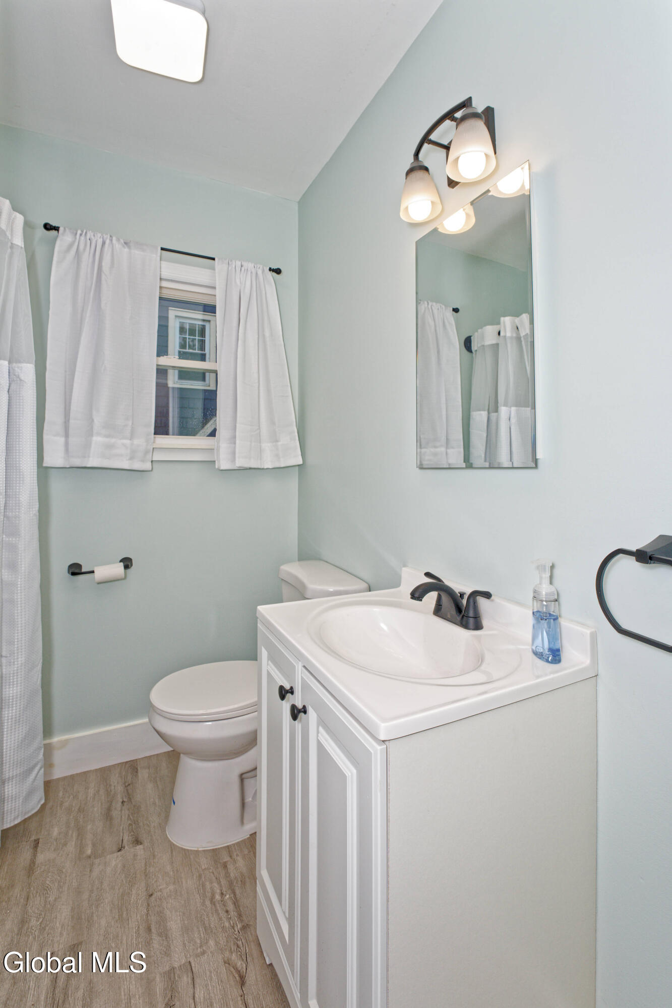 11 Victoria Avenue Brunswick, NY 12180 - Photo 21 of 43 5 Bathroom 1