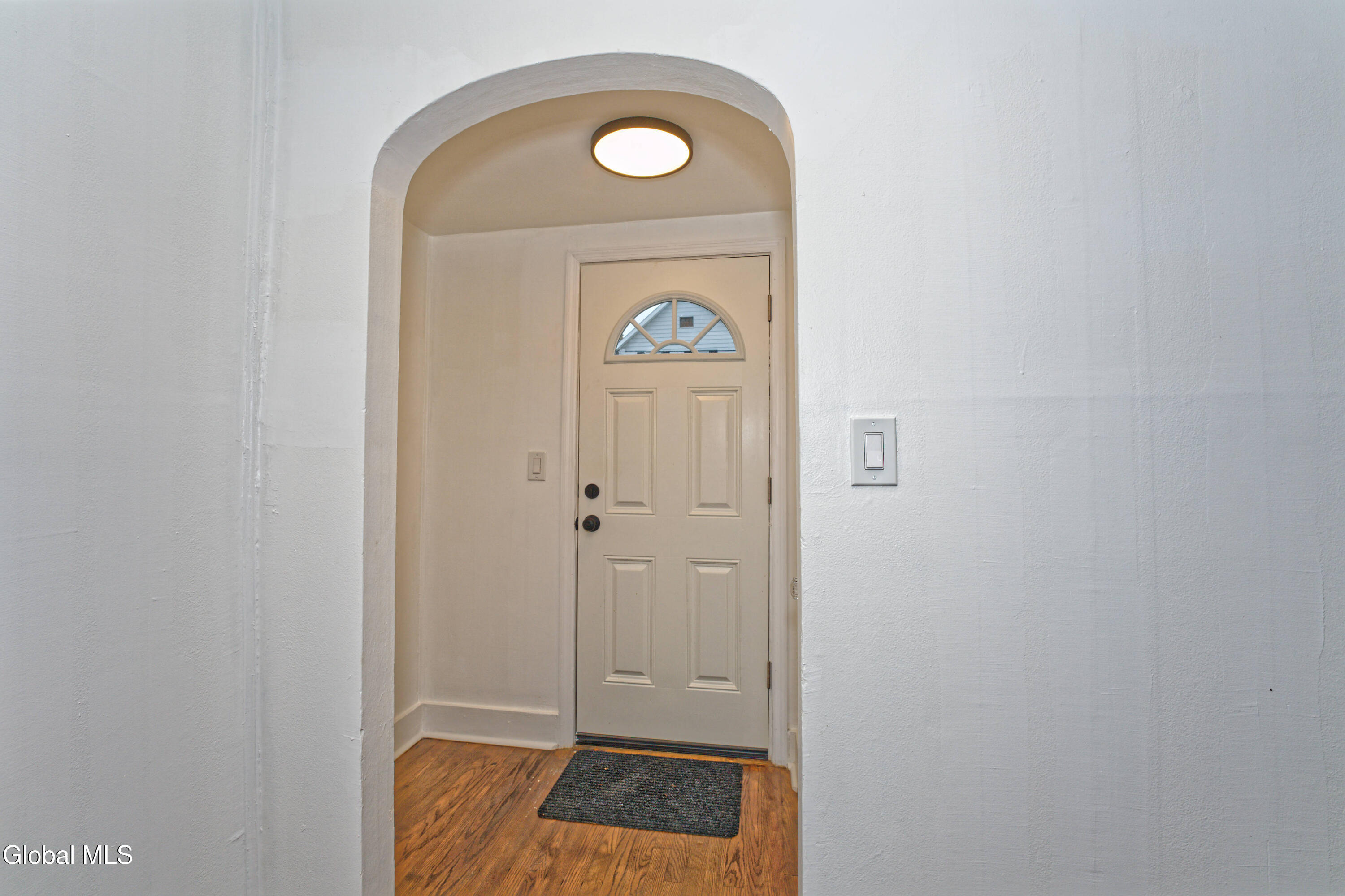 11 Victoria Avenue Brunswick, NY 12180 - Photo 4 of 43 1 Livingroom 1