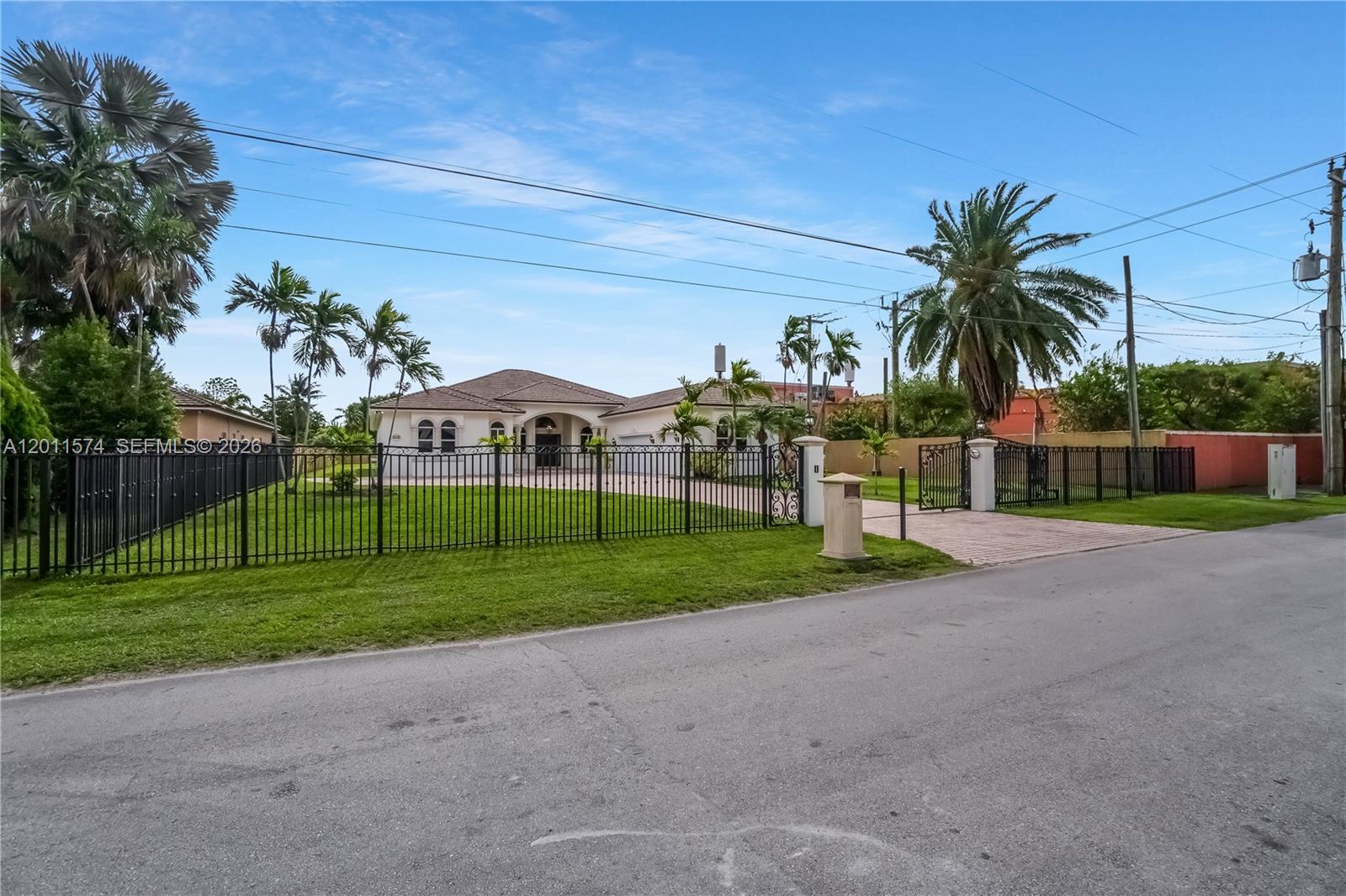4025 Southwest 128th Avenue Miami, FL 33175 - Photo 87 of 93 a view of a park with plants and palm trees