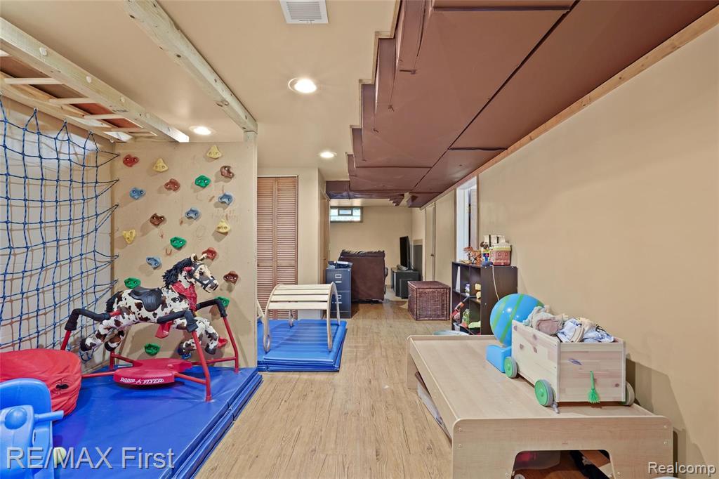 570 Curzon Road Rochester Hills, MI 48307 - Photo 15 of 20