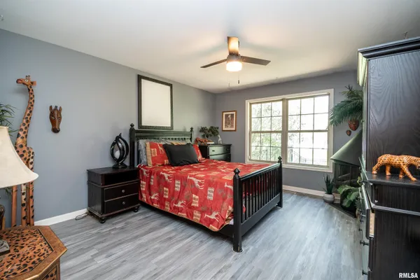 $289,900 | 3725 West Eagle Point Drive, Peoria, IL 61615