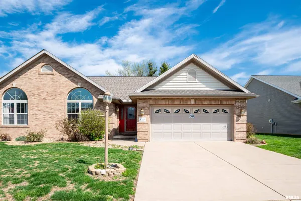$289,900 | 3725 West Eagle Point Drive, Peoria, IL 61615