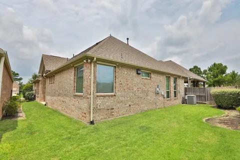 $465,000 | 8823 Leaning Hollow Lane, Spring, TX 77379