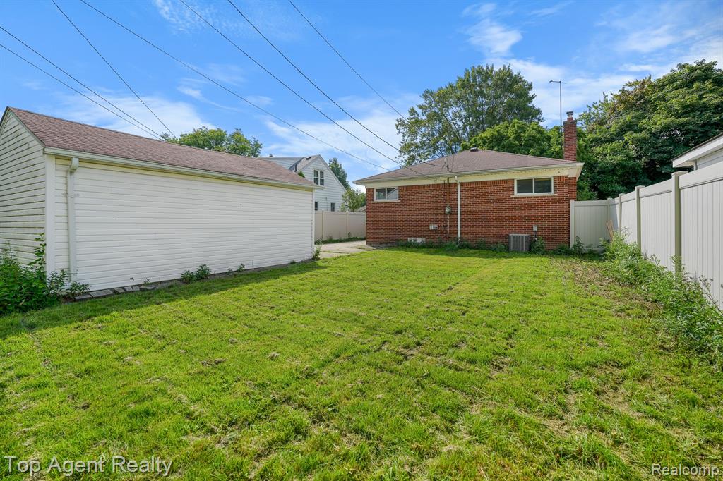 8057 Dale Center Line, MI 48015 - Photo 24 of 24