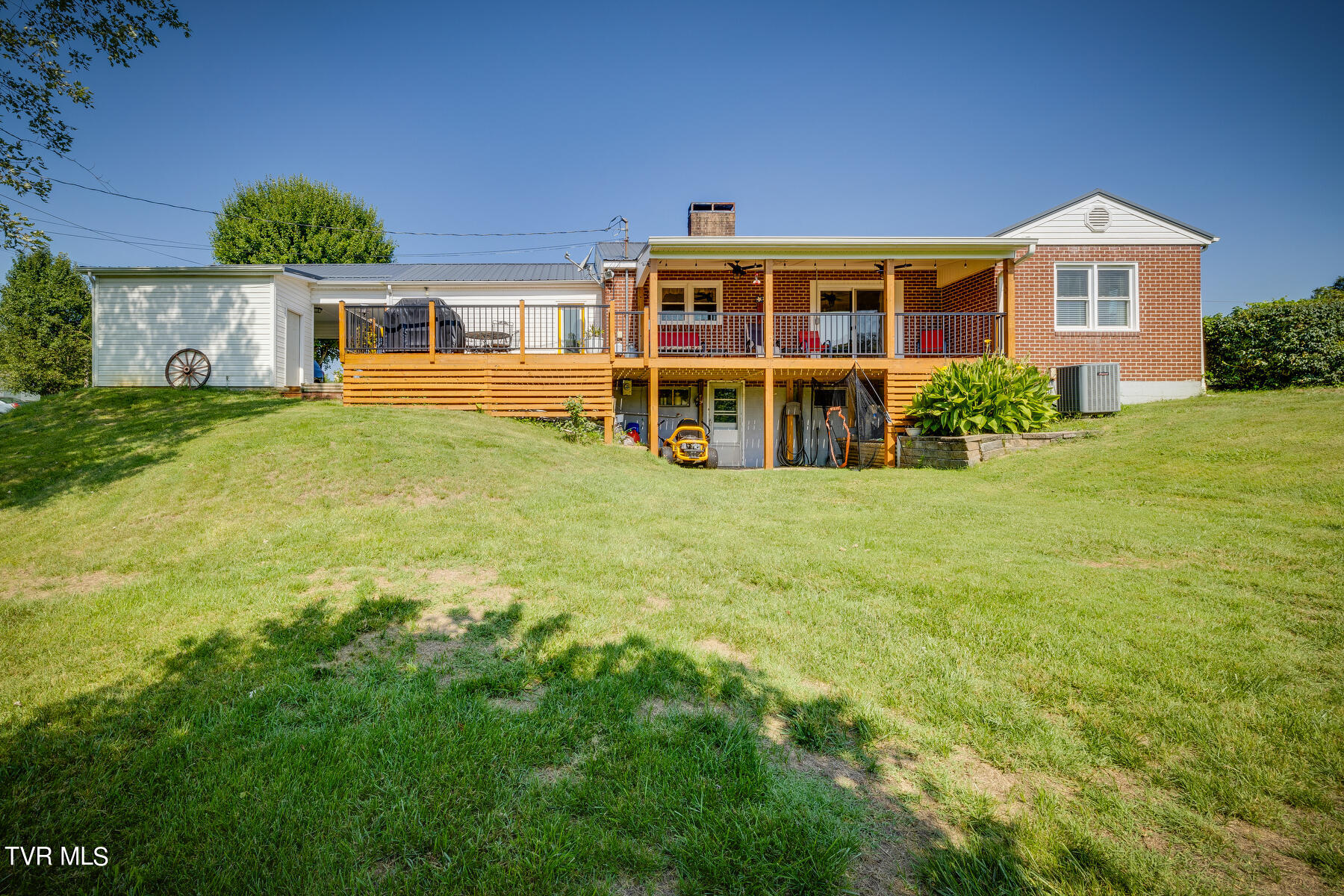 1289 Fall Creek Road Kingsport, TN 37664 - Photo 31 of 35 034