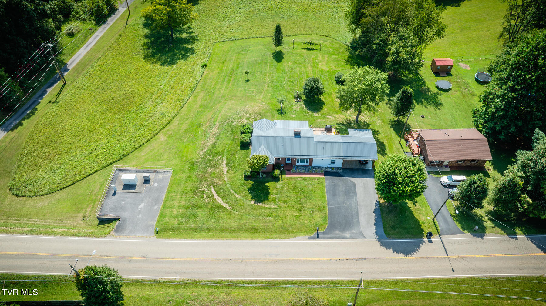 1289 Fall Creek Road Kingsport, TN 37664 - Photo 33 of 35 101