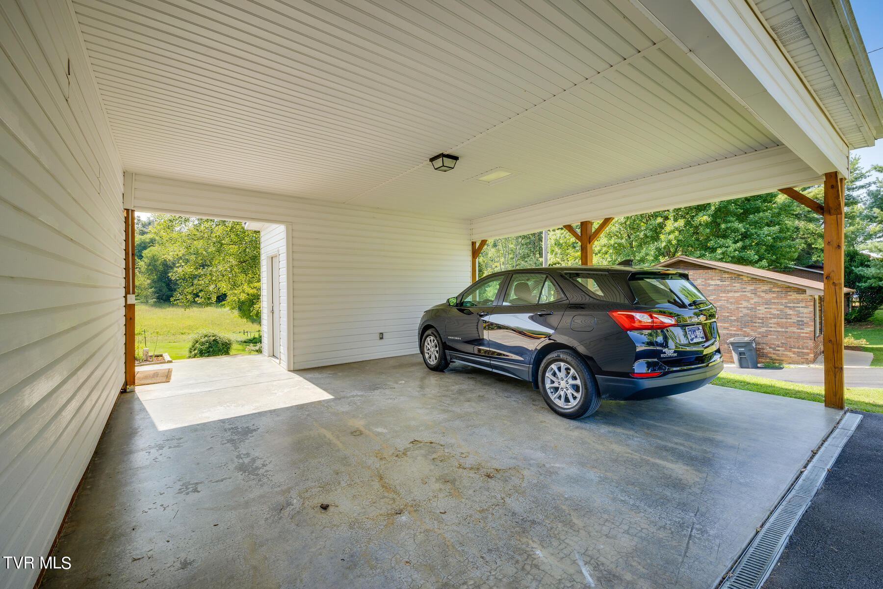 1289 Fall Creek Road Kingsport, TN 37664 - Photo 4 of 35 004