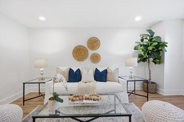 1672 Hunter's Run Drive Mount Pleasant, SC 29464 - Photo 2 of 22 hr8