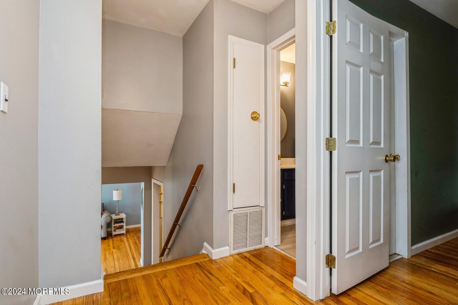 42 Oak Terrace Howell, NJ 07731 - Photo 15 of 24 1000006129