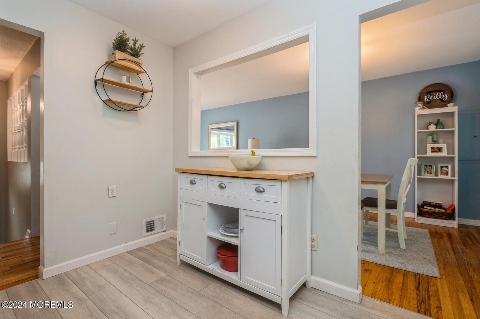 42 Oak Terrace Howell, NJ 07731 - Photo 10 of 24 1000006107