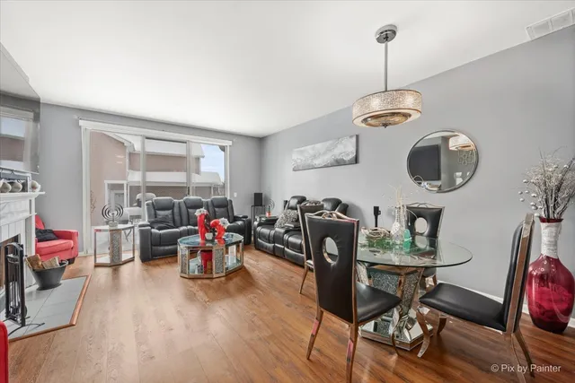 $250,000 | 1431 Essex Street, Algonquin, IL 60102