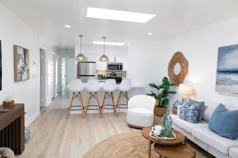 $1,095,000 | 1236 Orkney Lane, Cardiff-by-the-Sea, CA 92007