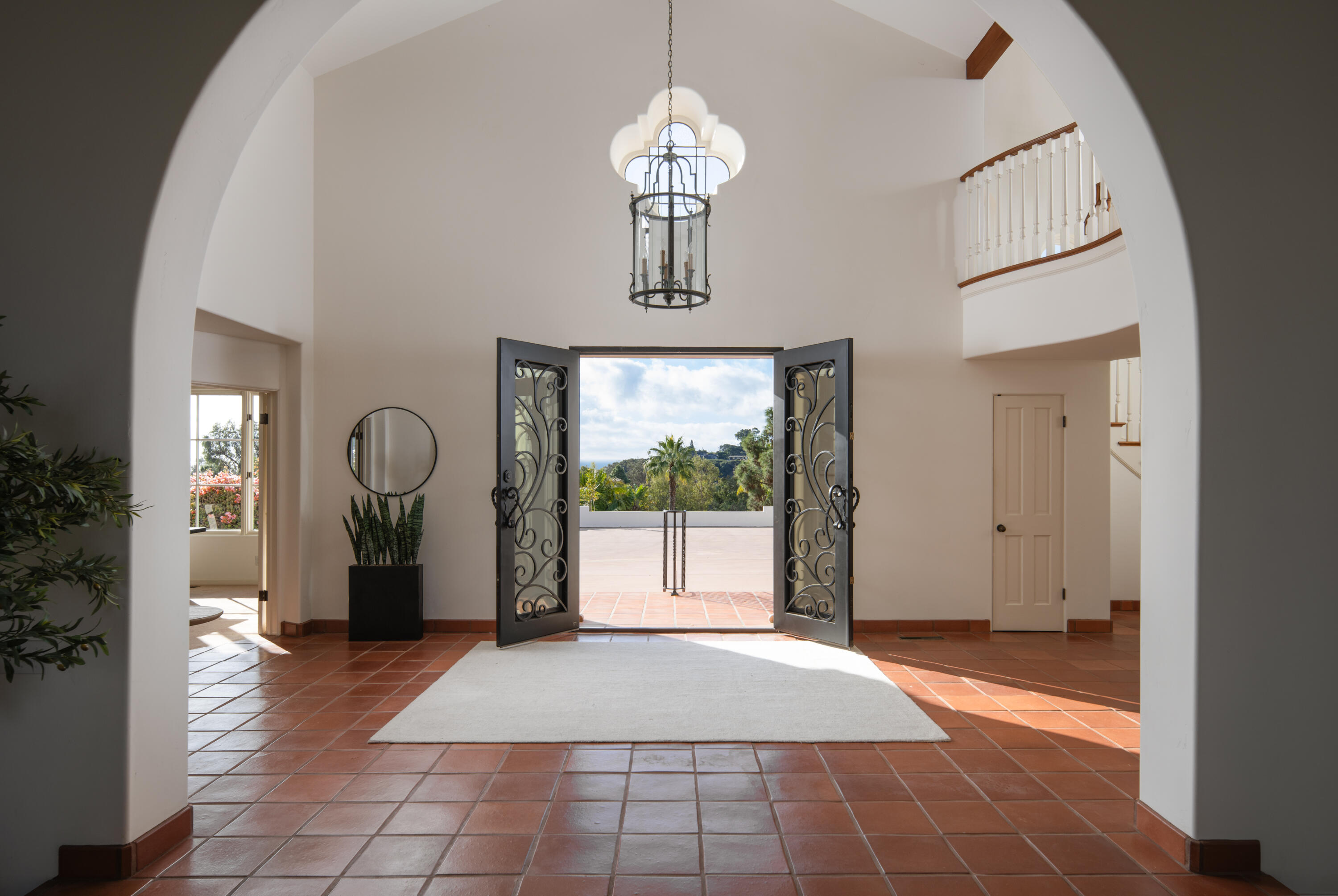 848 Miramonte Drive Santa Barbara, CA 93109 - Photo 7 of 35 Front Entry