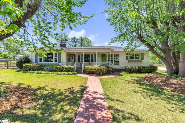 $300,000 | 113 Carolina Avenue, Greer, SC 29650