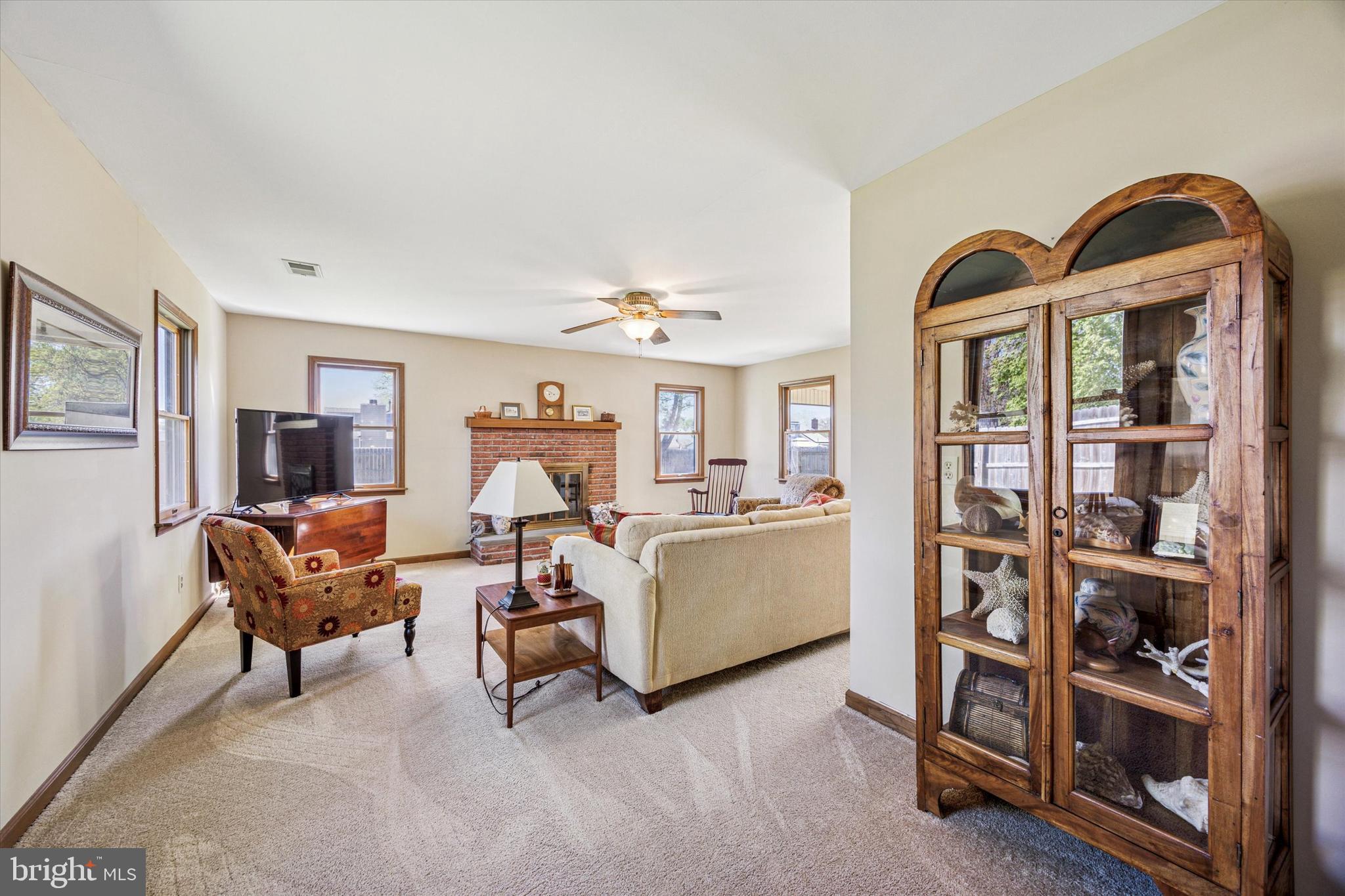7 Glascow Road Westampton, NJ 08060 - Photo 6 of 27 a living room with furniture and wooden floor
