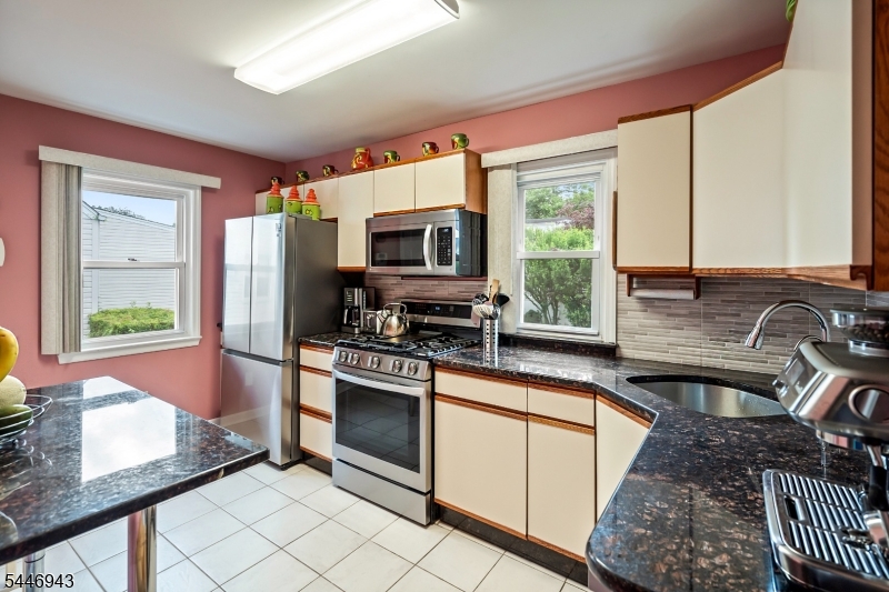 1601 Raritan Road Clark, NJ 07066 - Photo 11 of 26