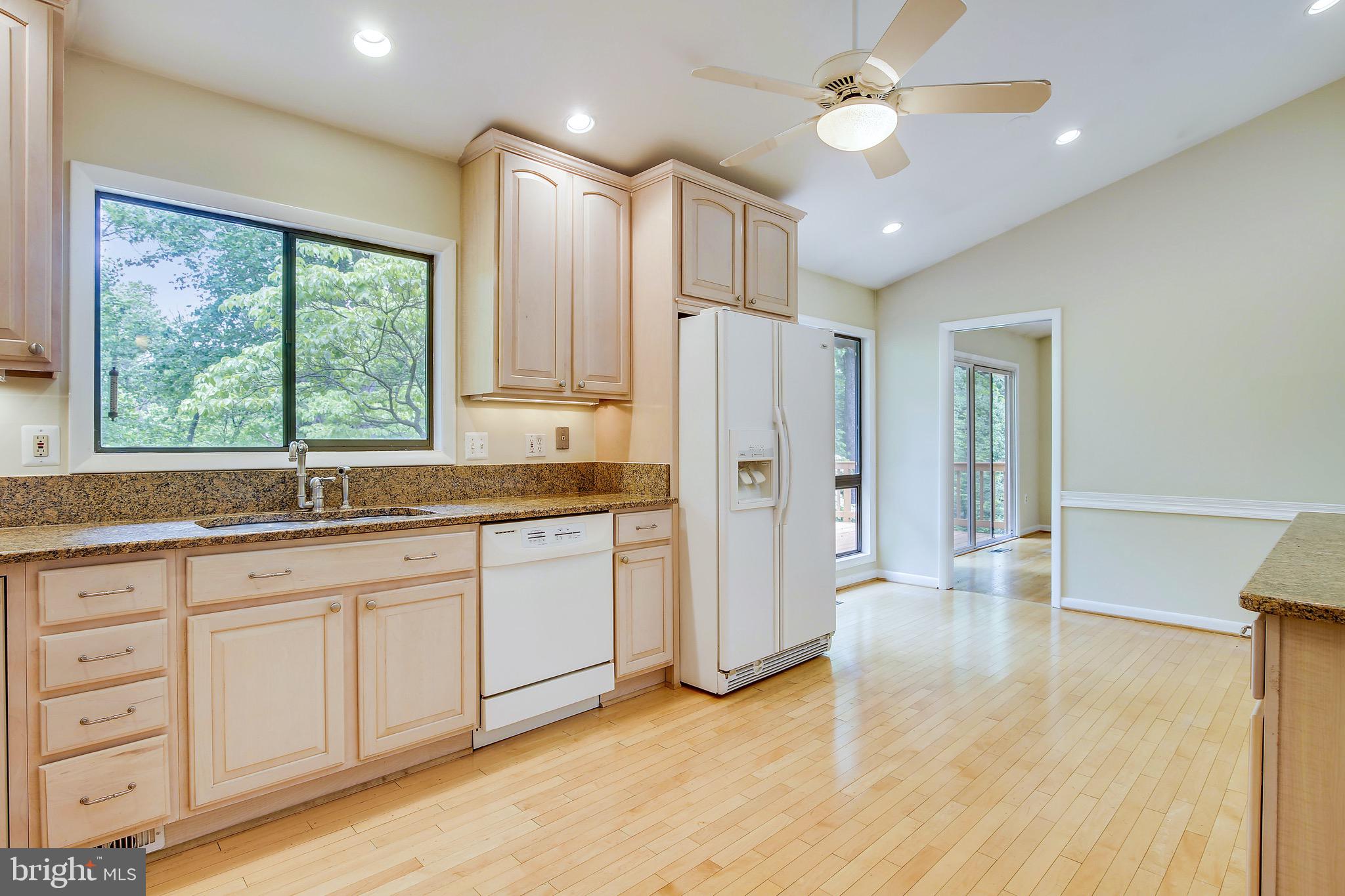 11220 Wedge Drive Reston, VA 20190 - Photo 8 of 65 Kitchen With Open Breakfast Room
