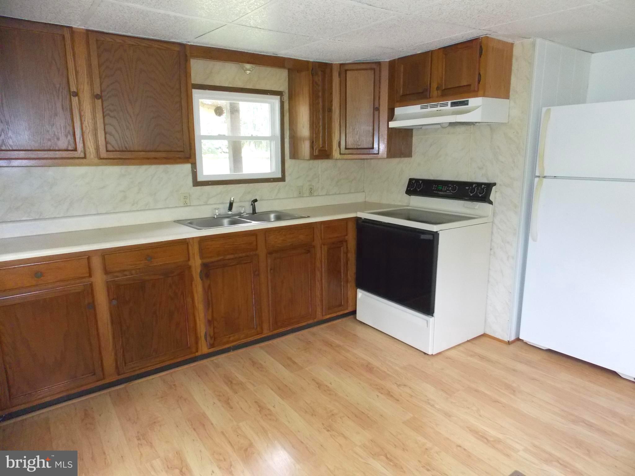 1046 Old Elizabethtown Road Elizabethtown, PA 17022 - Photo 18 of 28 Kitchen