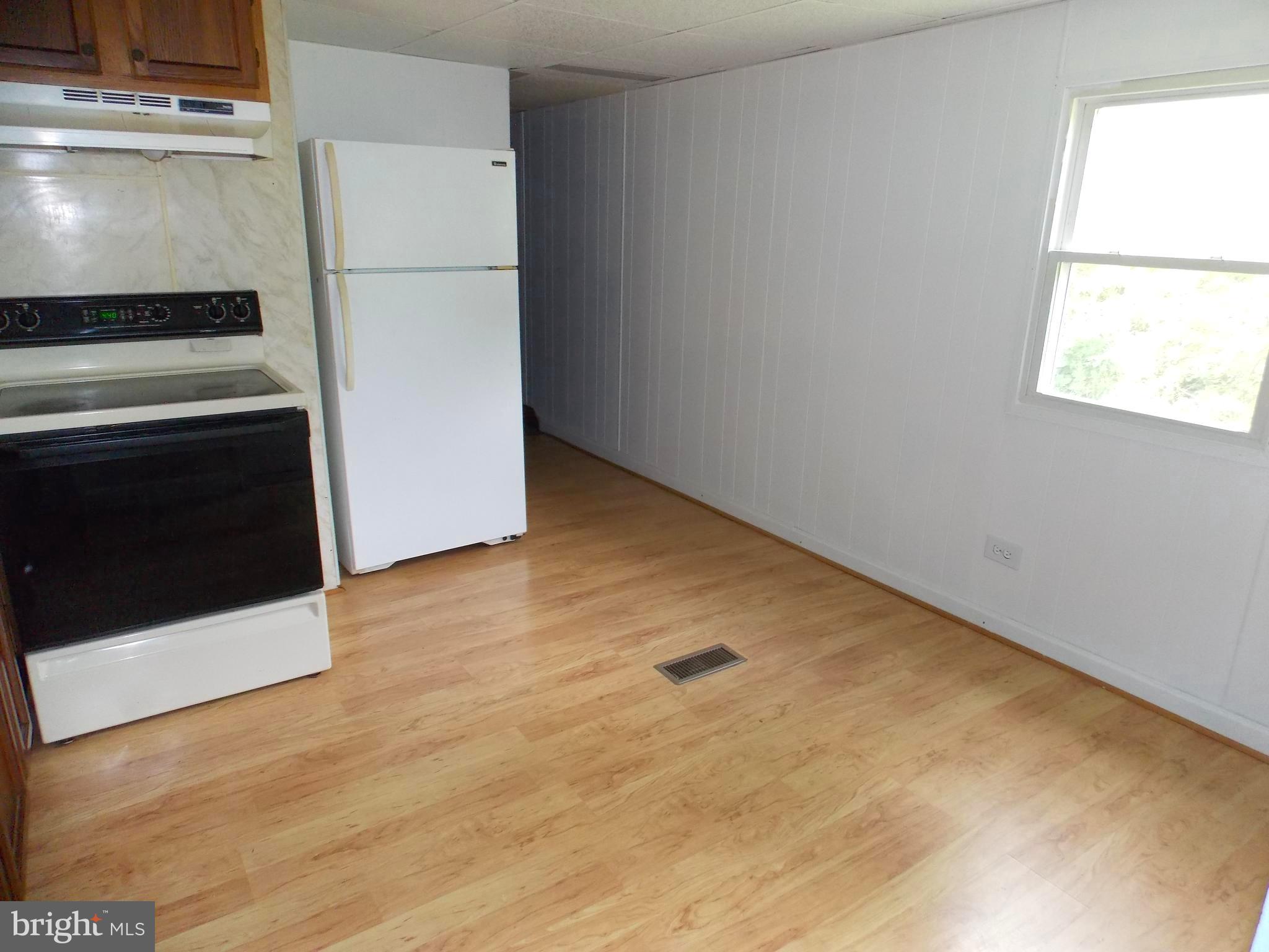 1046 Old Elizabethtown Road Elizabethtown, PA 17022 - Photo 19 of 28 Kitchen, sitting area