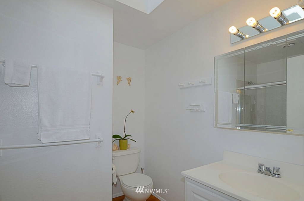 10011 Northeast 204th Street Bothell, WA 98011 - Photo 13 of 24