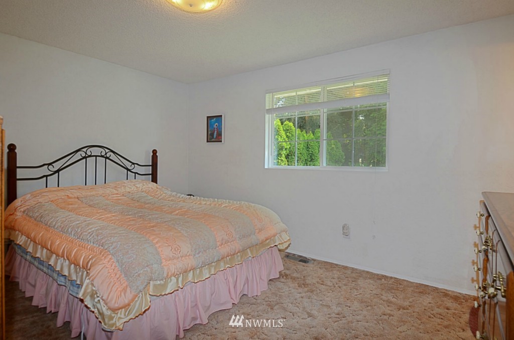 10011 Northeast 204th Street Bothell, WA 98011 - Photo 16 of 24