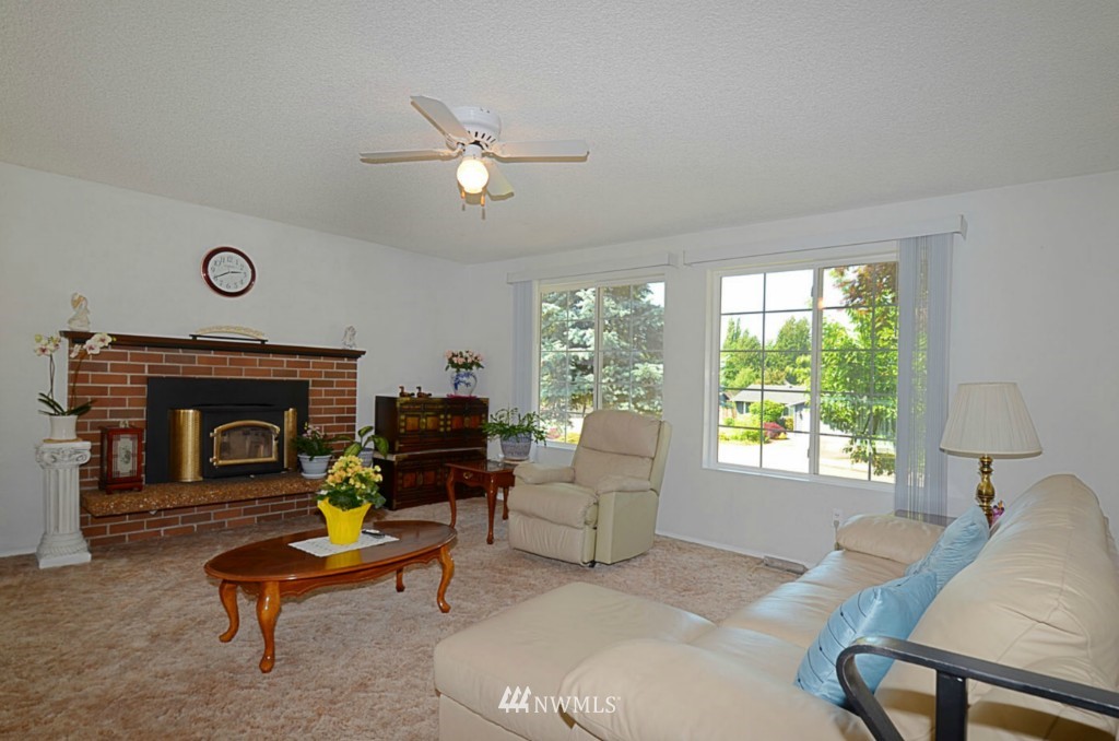 10011 Northeast 204th Street Bothell, WA 98011 - Photo 5 of 24