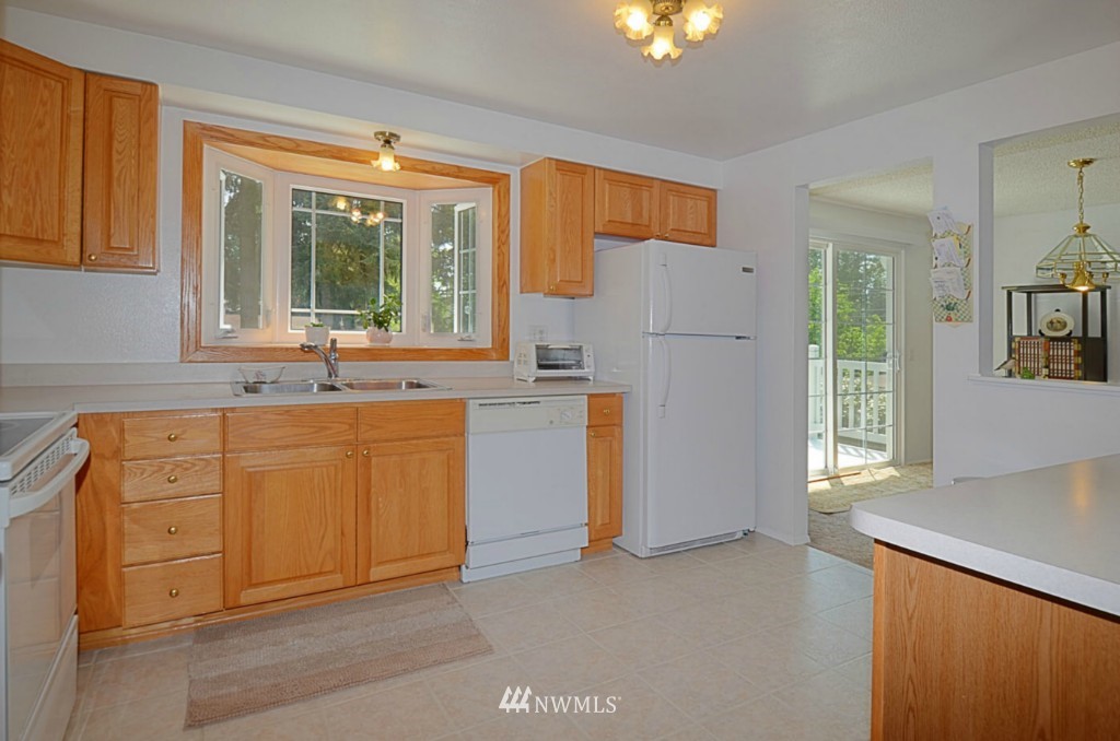 10011 Northeast 204th Street Bothell, WA 98011 - Photo 10 of 24