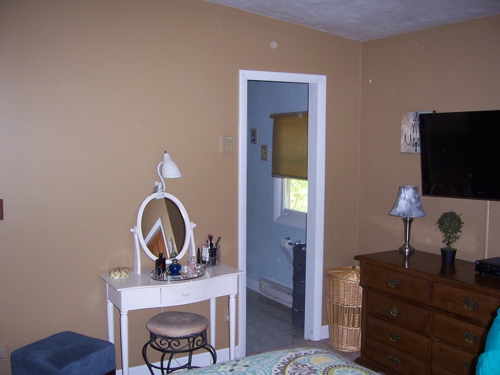 111 Douglas Road Webster, MA 01570 - Photo 23 of 25