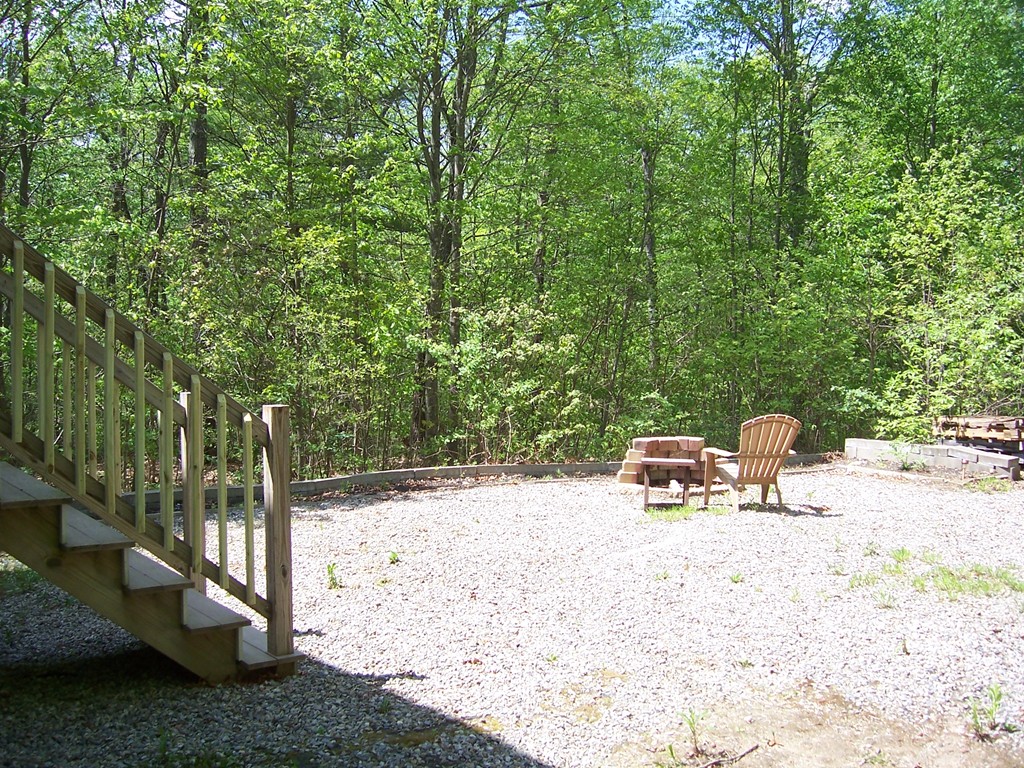 111 Douglas Road Webster, MA 01570 - Photo 24 of 25
