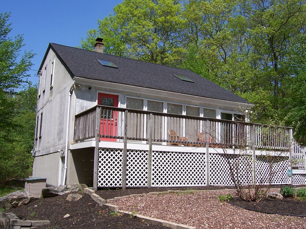 111 Douglas Road Webster, MA 01570 - Photo 3 of 25
