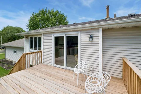 $490,000 | 1790 Crestridge Lane, Eagan, MN 55122