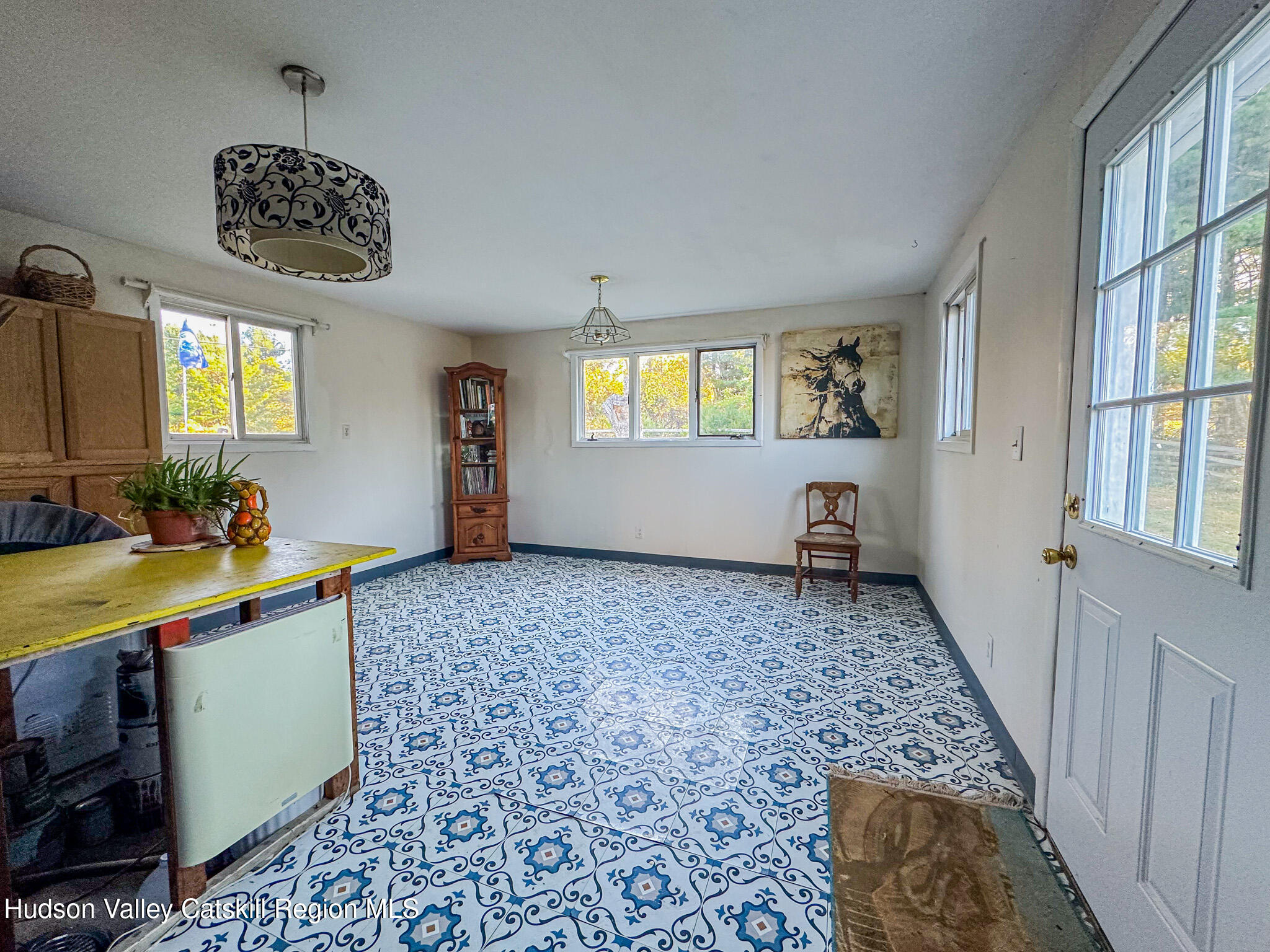 91 Drake Hill Road Greenville, NY 12431 - Photo 14 of 28 a very nice looking room with a large window