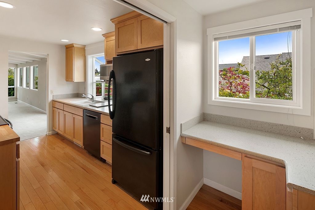 824 Bell Street Edmonds, WA 98020 - Photo 13 of 32 Gallery Image 13
