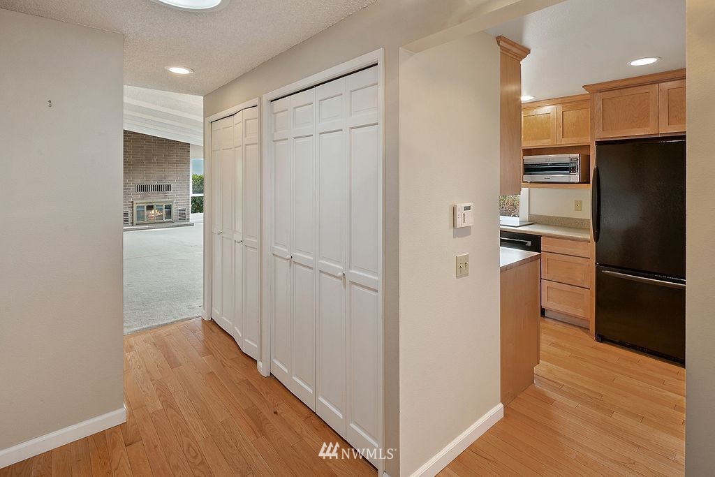 824 Bell Street Edmonds, WA 98020 - Photo 15 of 32 Gallery Image 15