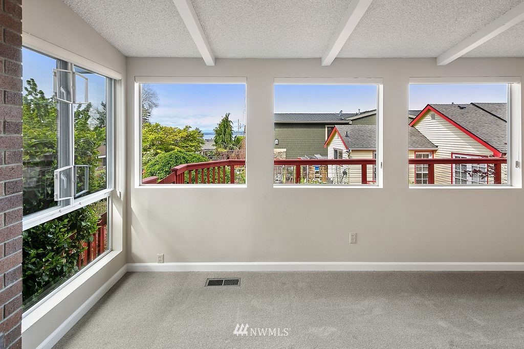 824 Bell Street Edmonds, WA 98020 - Photo 5 of 32 Gallery Image 5