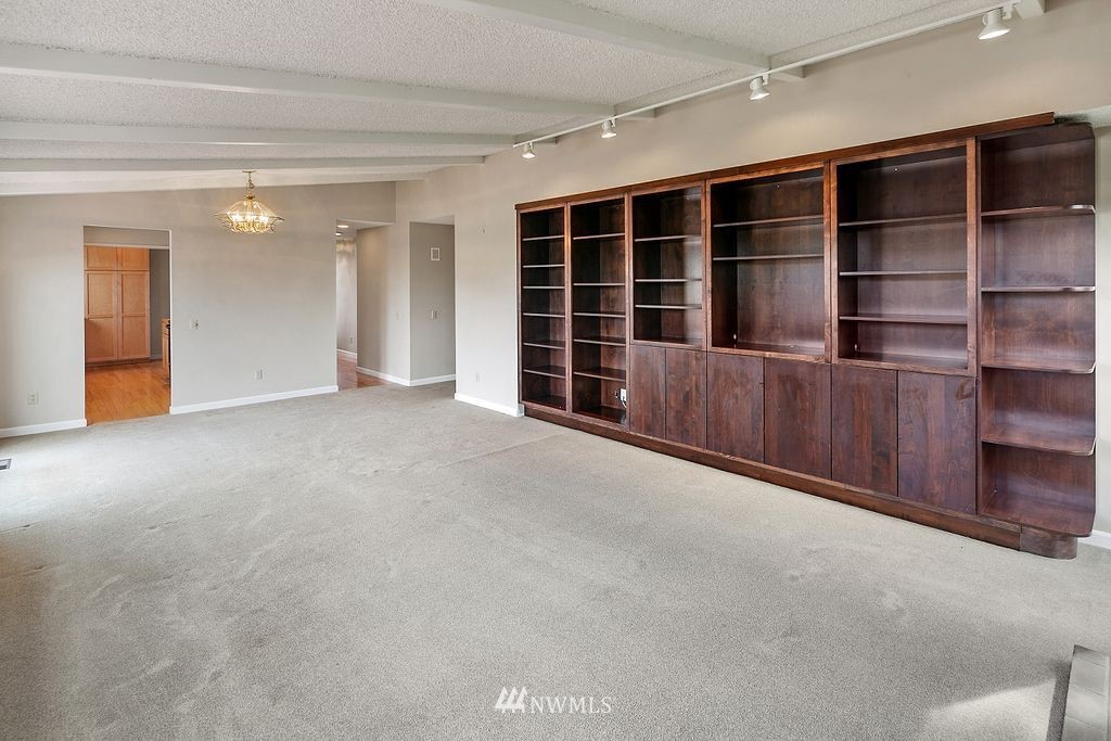 824 Bell Street Edmonds, WA 98020 - Photo 6 of 32 Gallery Image 6
