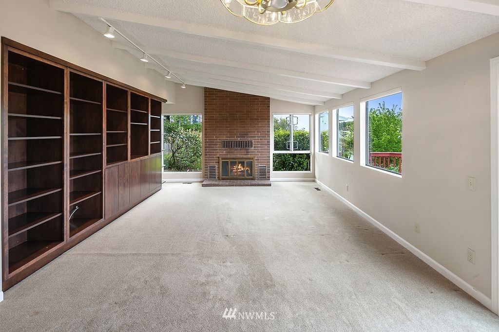 824 Bell Street Edmonds, WA 98020 - Photo 7 of 32 Gallery Image 7