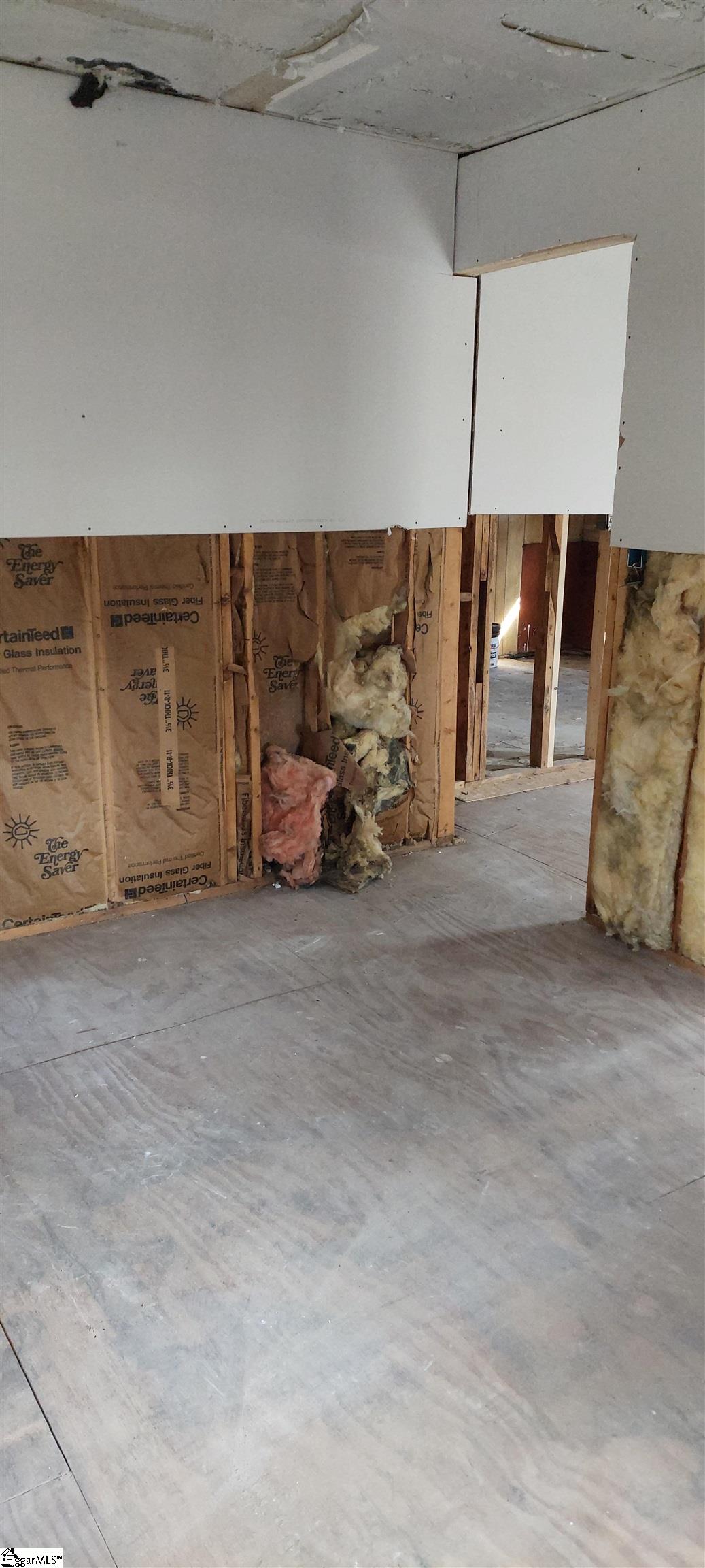 135 Glenn Road Greenville, SC 29607 - Photo 3 of 13