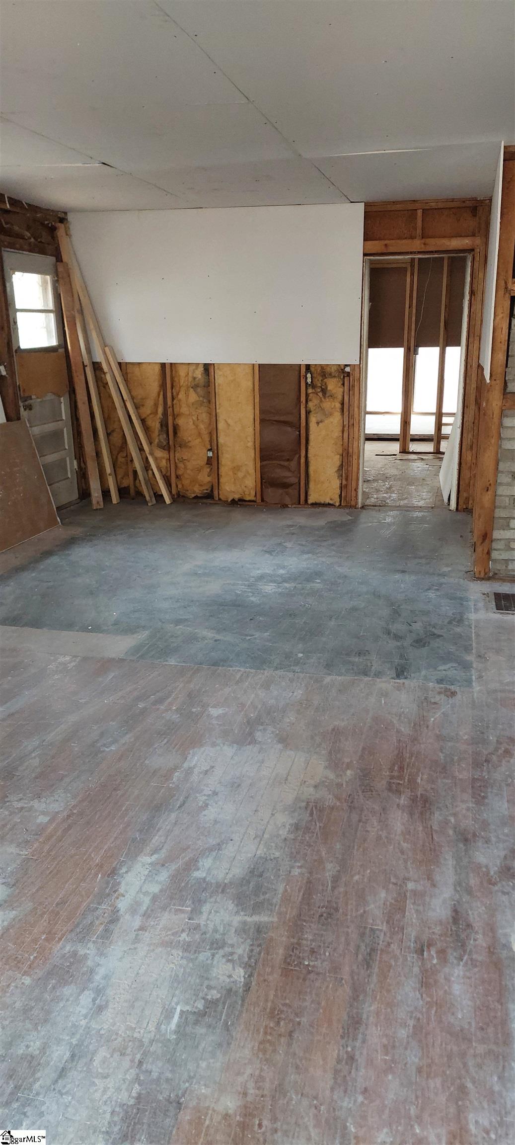 135 Glenn Road Greenville, SC 29607 - Photo 9 of 13