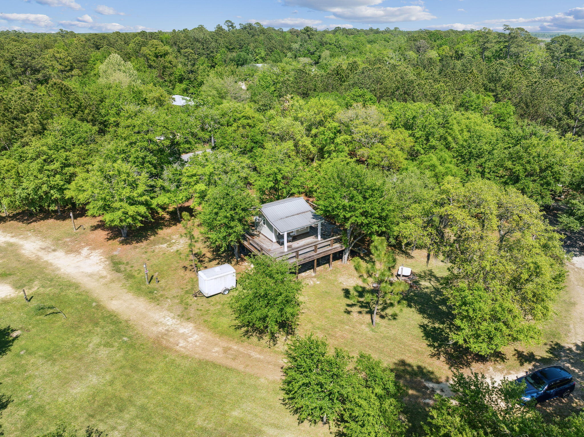 233 Shady Lane Freeport, FL 32439 - Photo 2 of 10